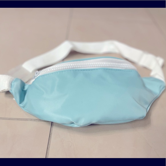 Fanny pack single adjustable zip pocket and strap - Picture 2 of 4